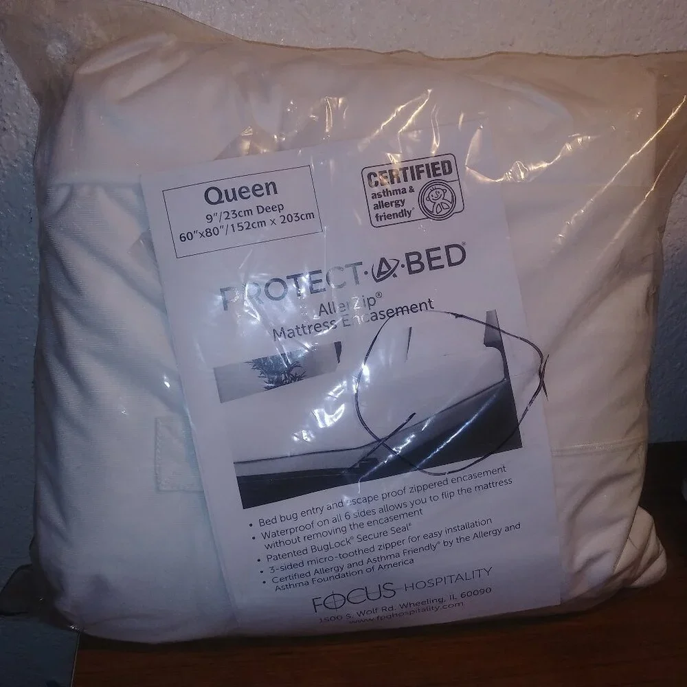 BRAND NEW IN PACKAGING QUEEN SIZE MATTRESS PROTECTOR